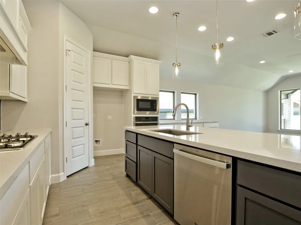 612 JEFFERSON DRIVE Kyle, TX 78640