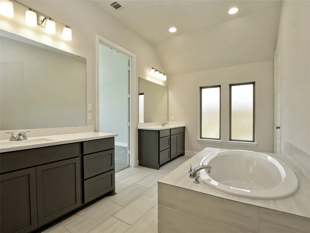 612 JEFFERSON DRIVE Kyle, TX 78640