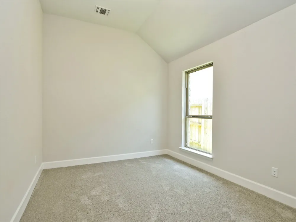 612 JEFFERSON DRIVE Kyle, TX 78640