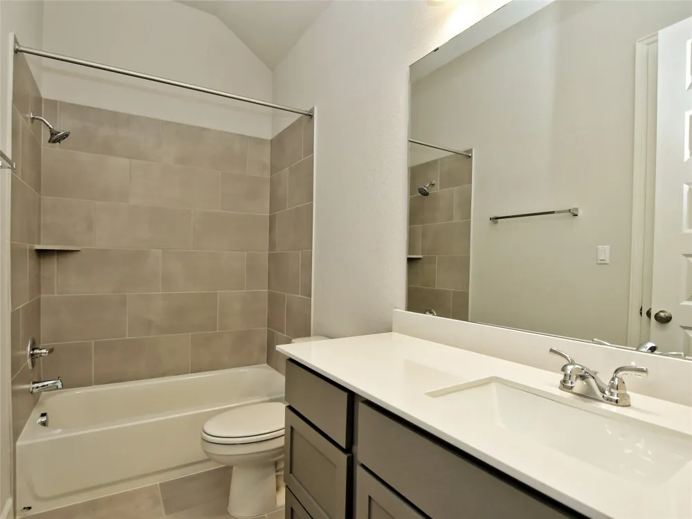 612 JEFFERSON DRIVE Kyle, TX 78640