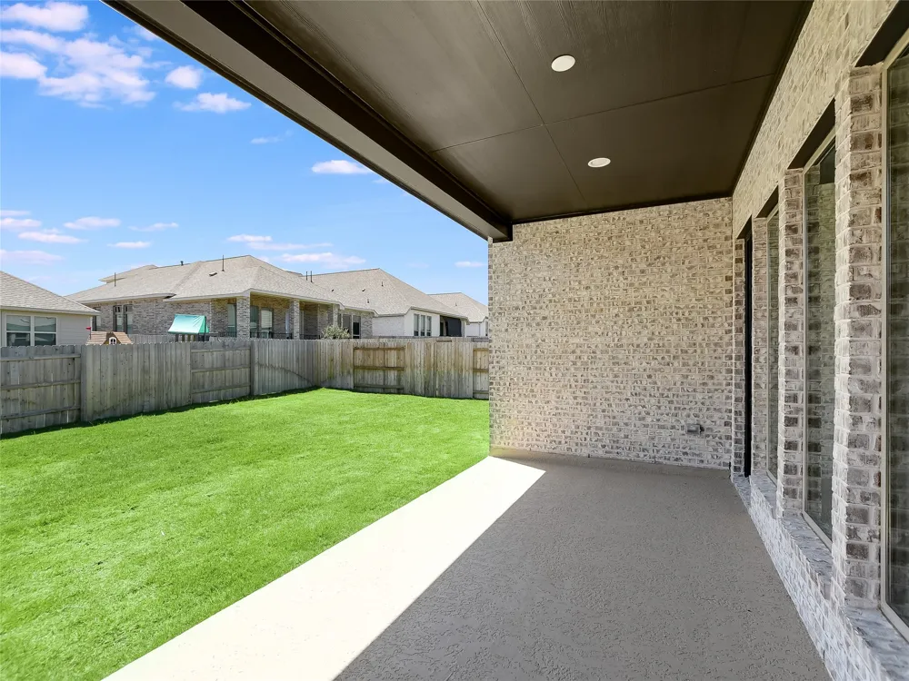 612 JEFFERSON DRIVE Kyle, TX 78640