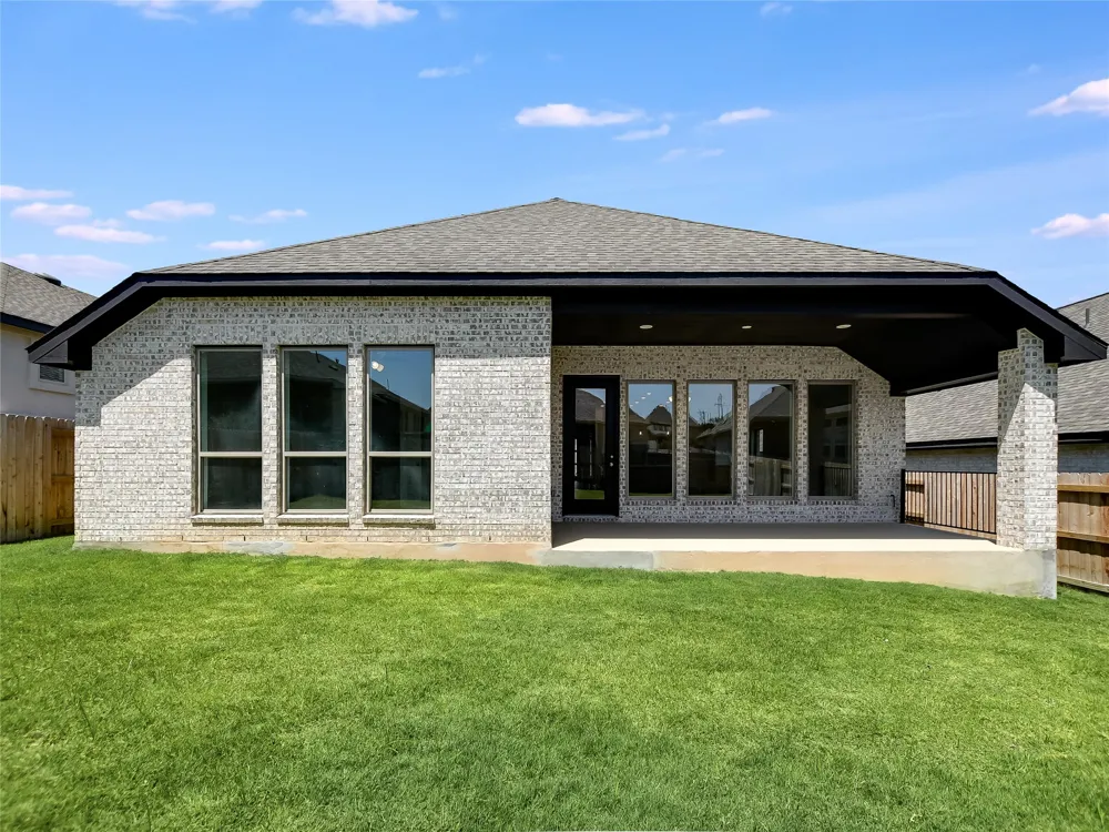 612 JEFFERSON DRIVE Kyle, TX 78640