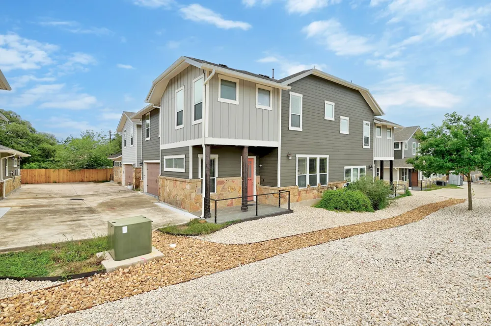 1704 Cedar Bend Drive #5B Austin, TX 78758