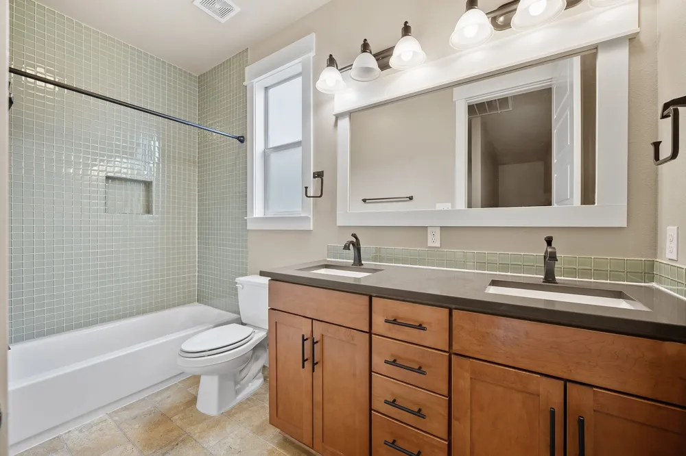 1704 Cedar Bend Drive #5B Austin, TX 78758
