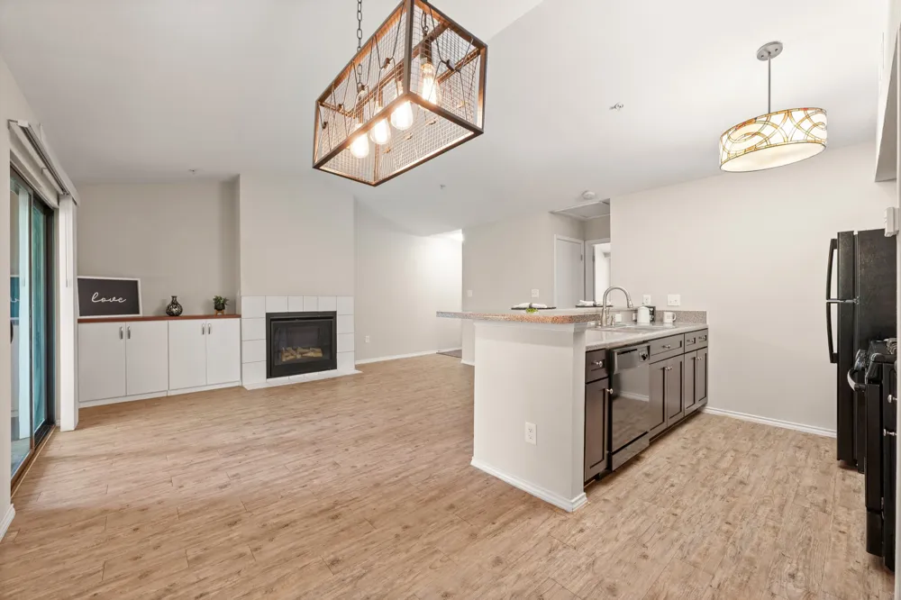 3839 Dry Creek Drive #202 Austin, TX 78731