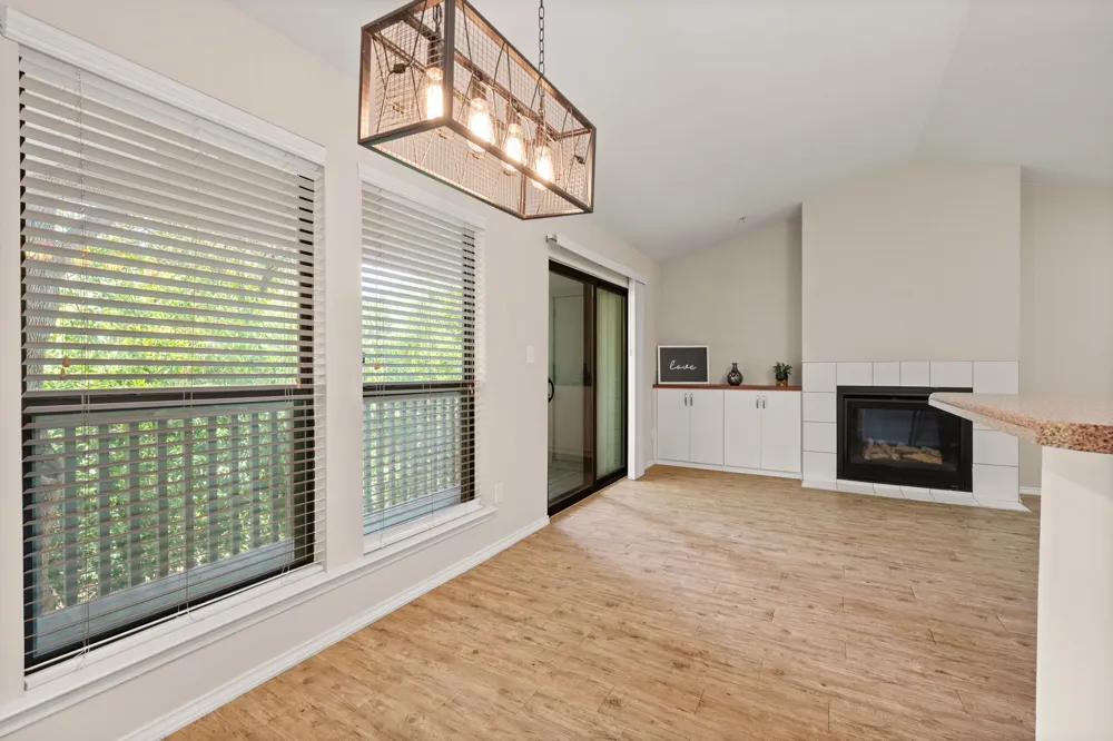 3839 Dry Creek Drive #202 Austin, TX 78731