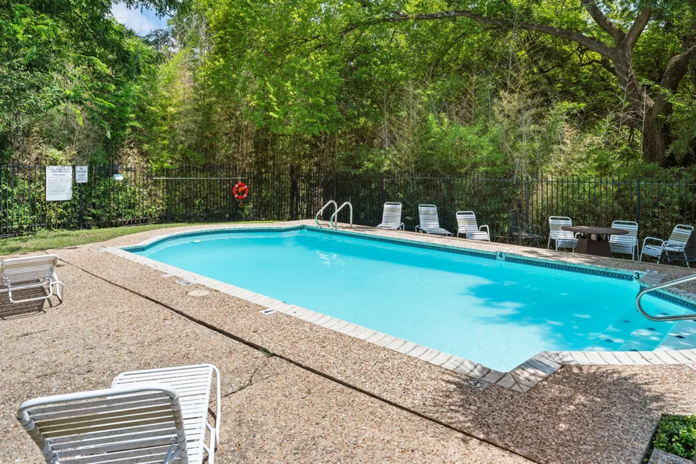 3839 Dry Creek Drive #202 Austin, TX 78731
