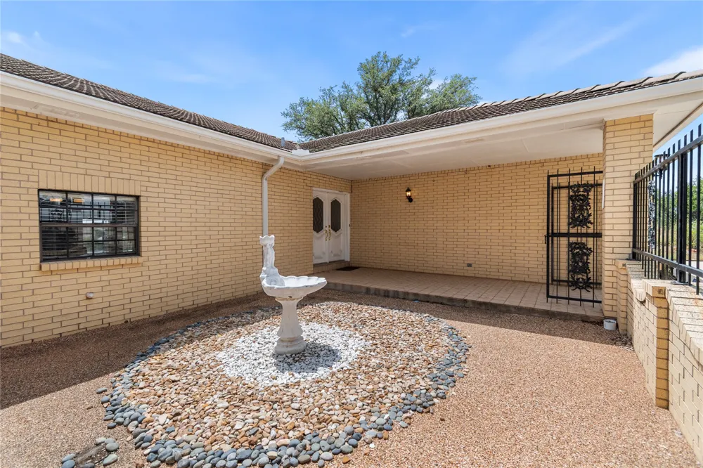 634 Broken Hills Horseshoe Bay, TX 78657