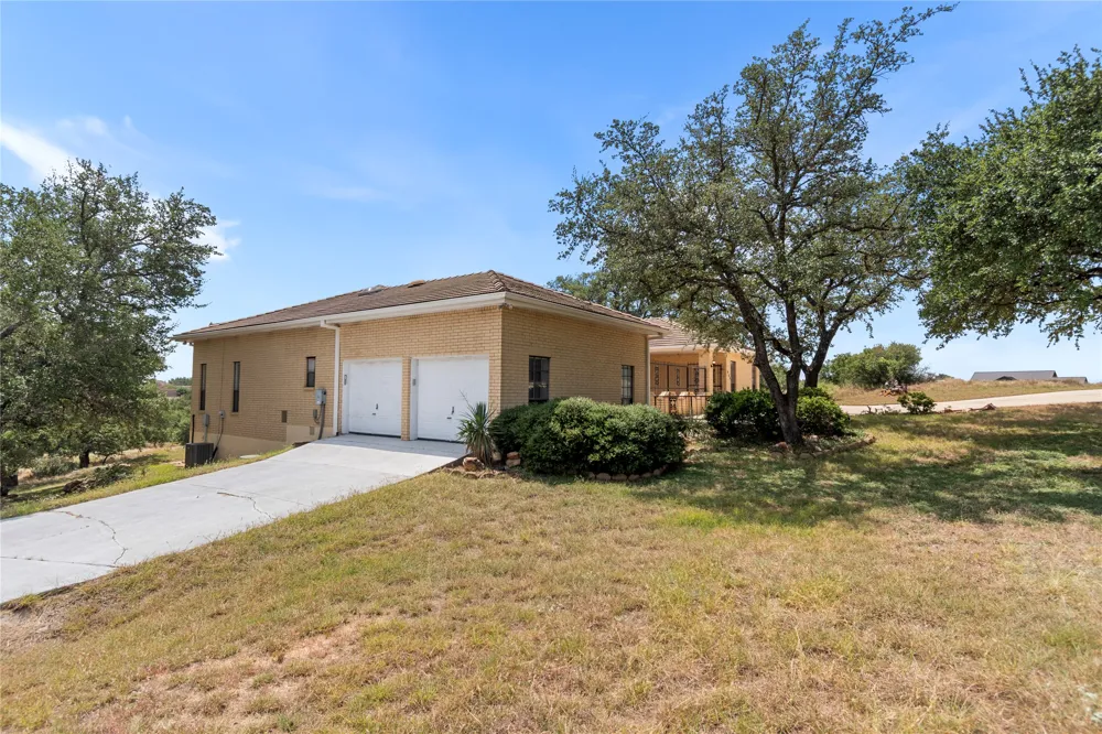 634 Broken Hills Horseshoe Bay, TX 78657