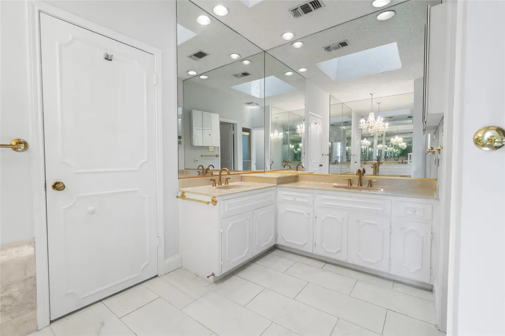 634 Broken Hills Horseshoe Bay, TX 78657
