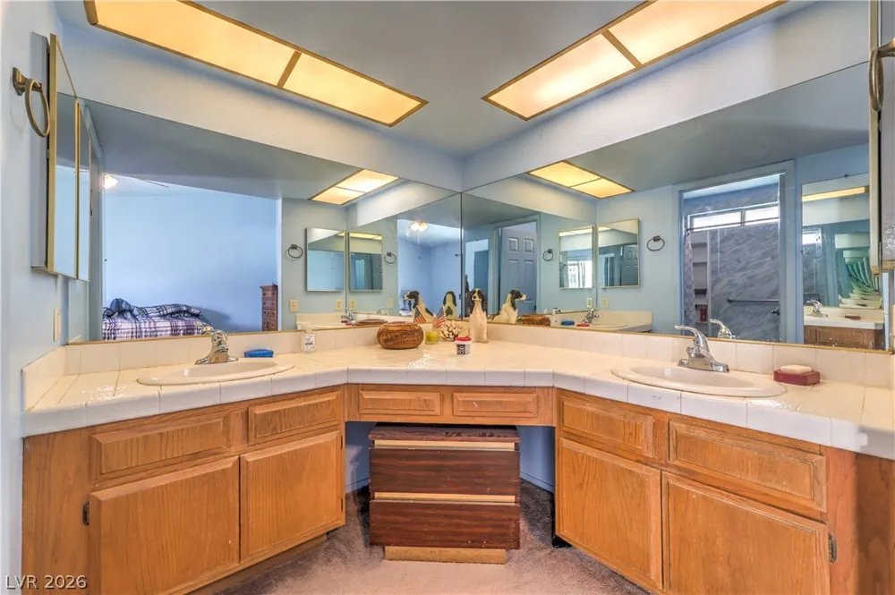 5272 Dickens Drive Las Vegas, NV 89119