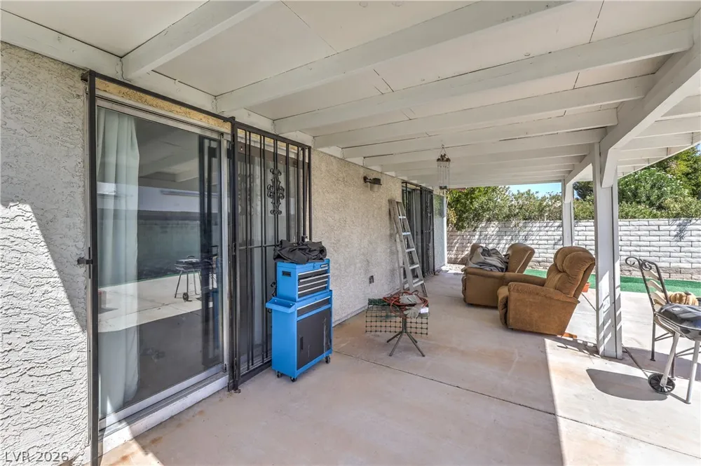 5272 Dickens Drive Las Vegas, NV 89119