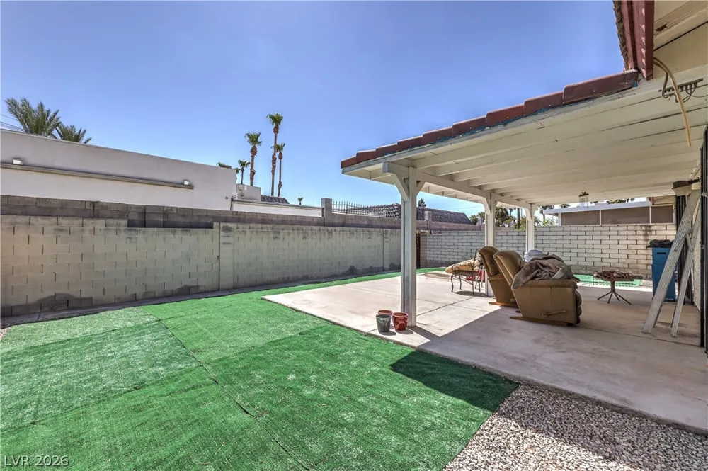5272 Dickens Drive Las Vegas, NV 89119