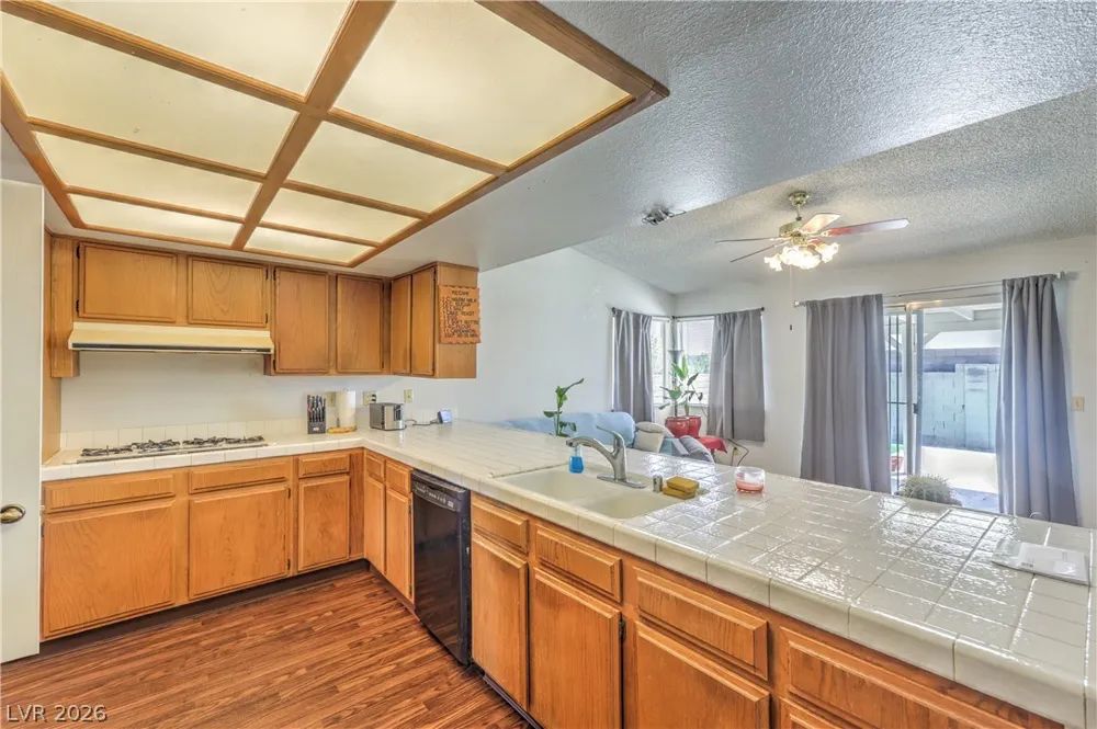 5272 Dickens Drive Las Vegas, NV 89119