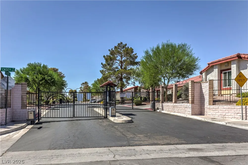 5272 Dickens Drive Las Vegas, NV 89119