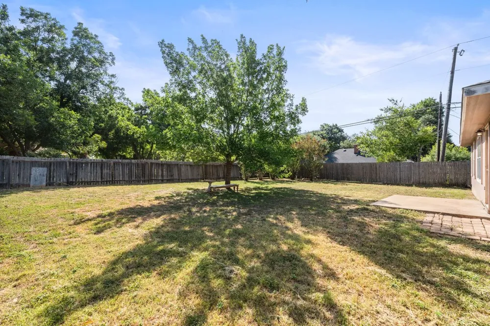2100 Boyer Drive Taylor, TX 76574