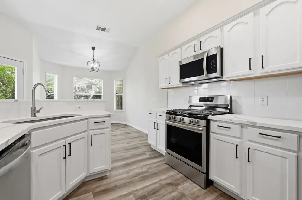 160 Atlantis Kyle, TX 78640
