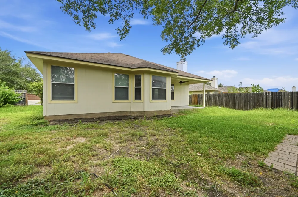 160 Atlantis Kyle, TX 78640