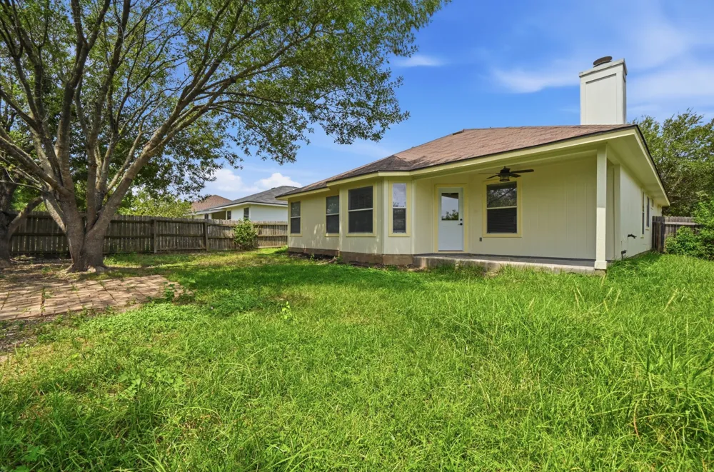 160 Atlantis Kyle, TX 78640