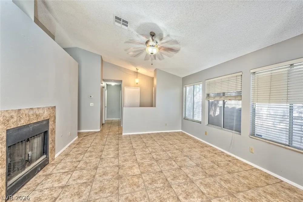 8661 Freeport Lane Las Vegas, NV 89117