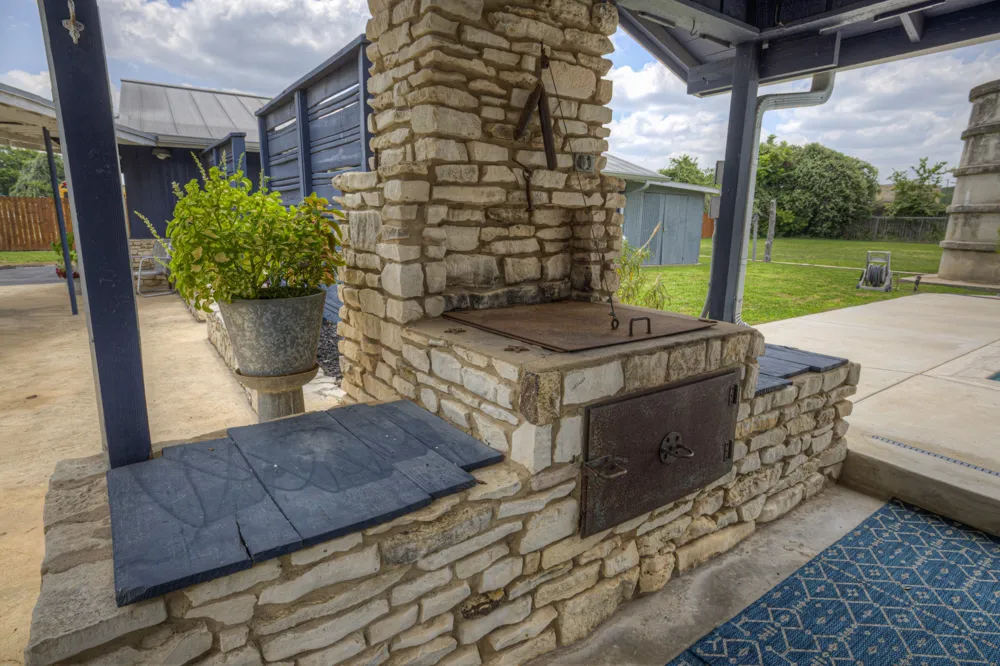 635 Riverside Path Canyon Lake, TX 78133
