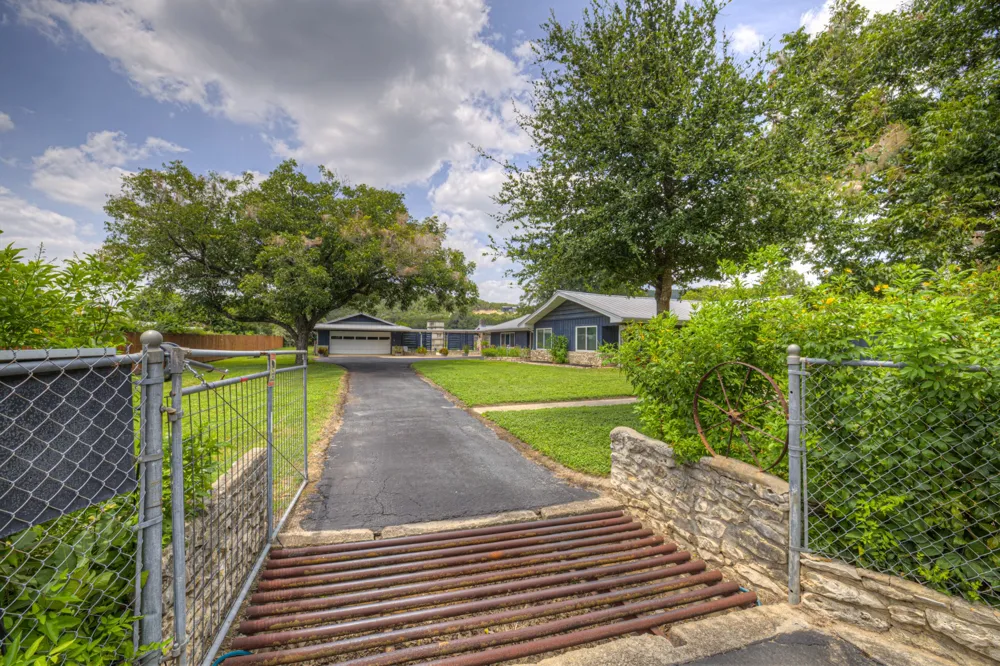 635 Riverside Path Canyon Lake, TX 78133