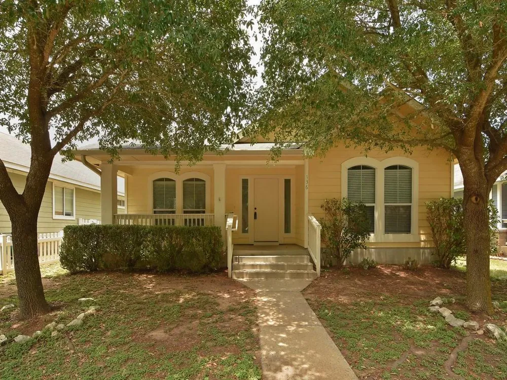 136 Strawn Kyle, TX 78640