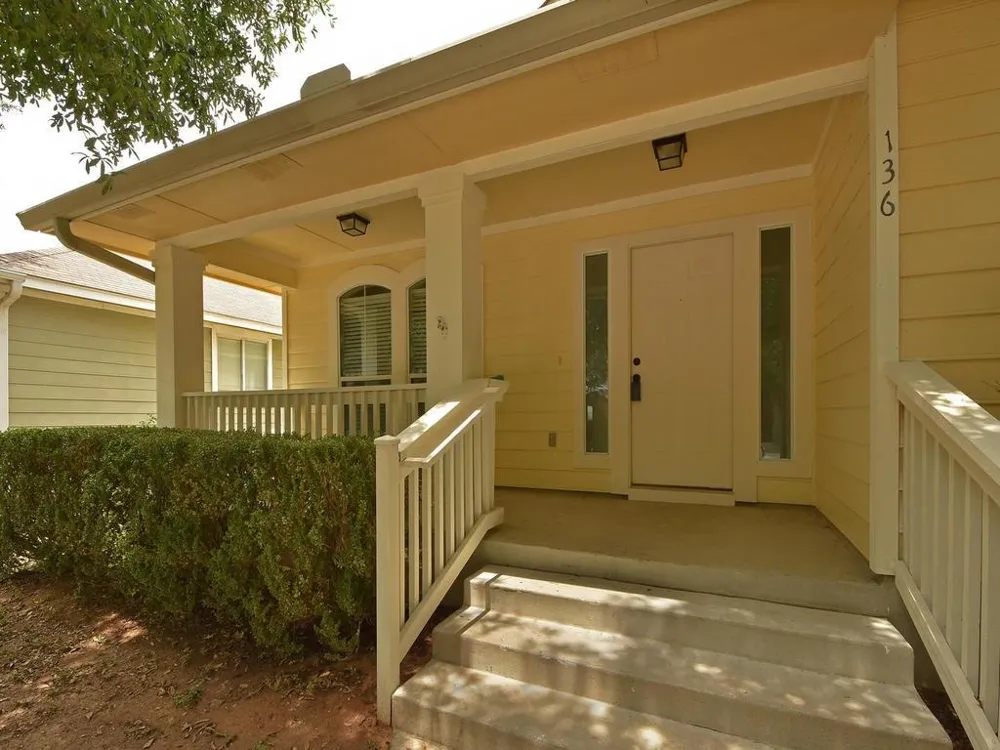 136 Strawn Kyle, TX 78640