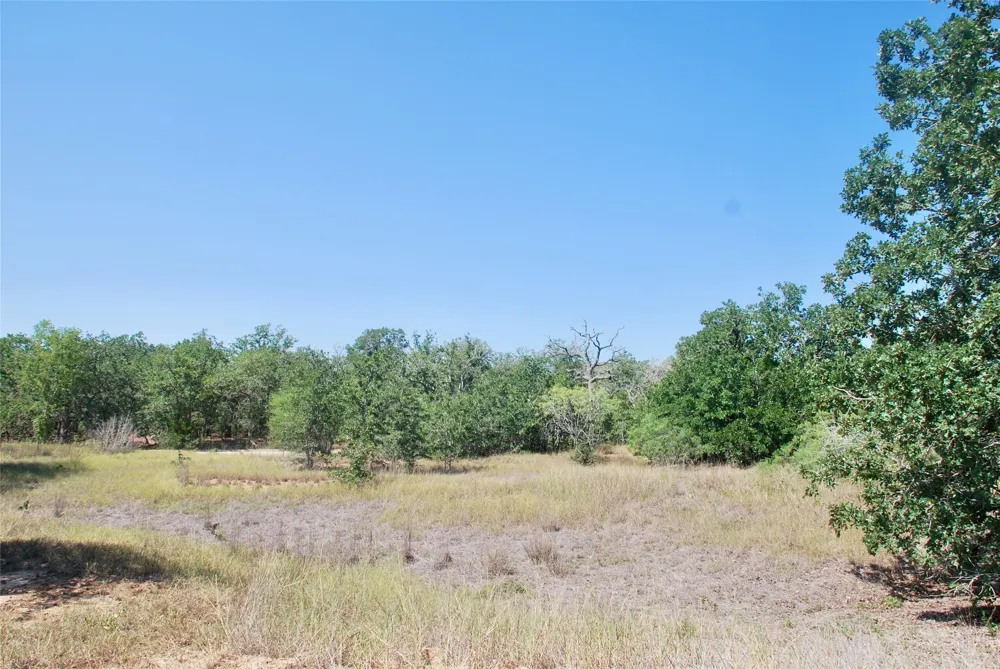 CR 426 Waelder, TX 78959