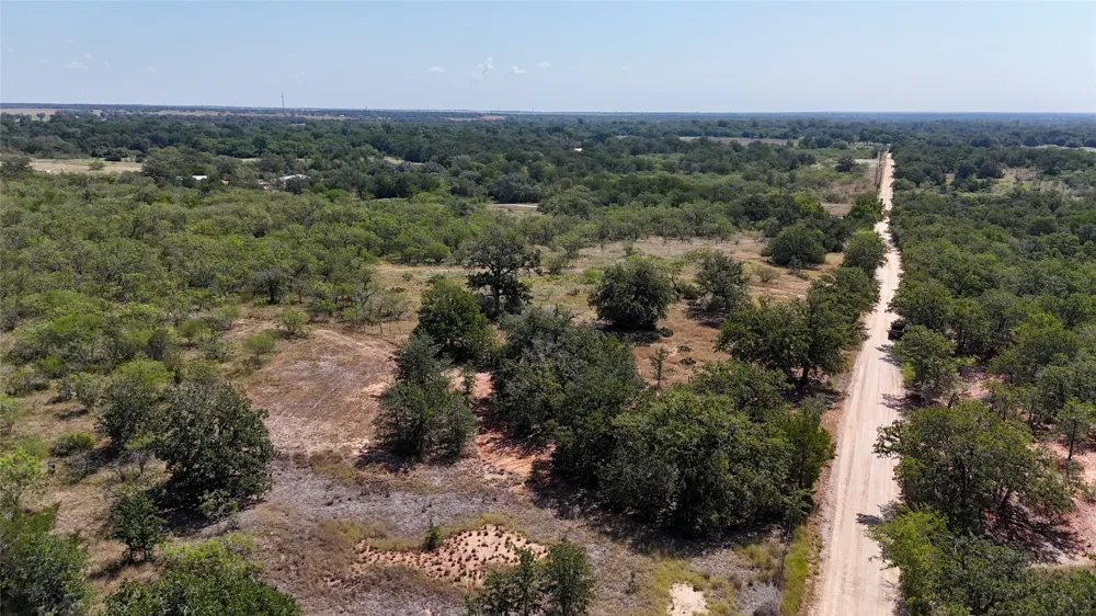 CR 426 Waelder, TX 78959