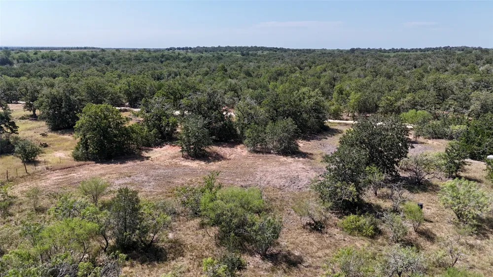 CR 426 Waelder, TX 78959