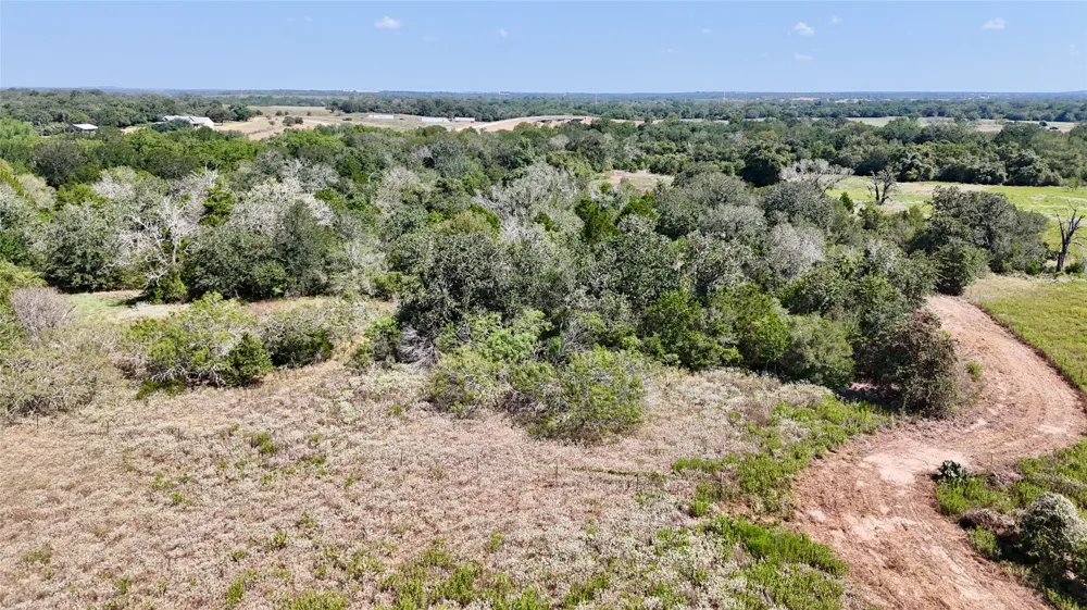 CR 426 Waelder, TX 78959