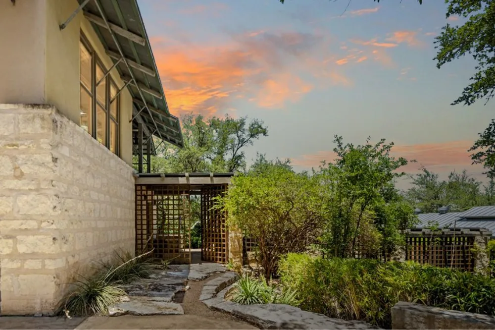 25014 Pedernales Canyon Trail Spicewood, TX 78669