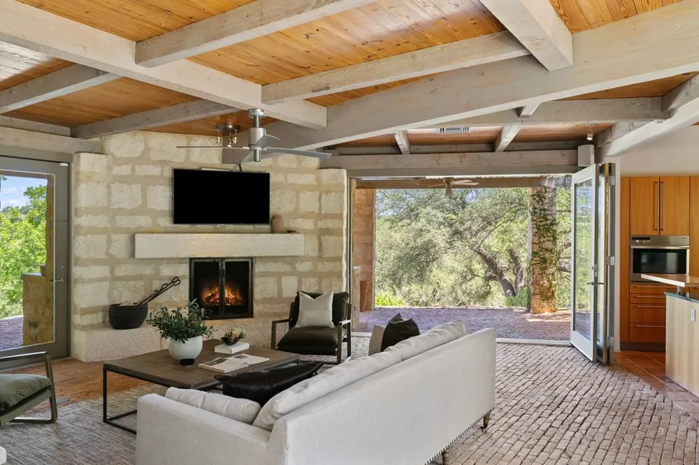 25014 Pedernales Canyon Trail Spicewood, TX 78669