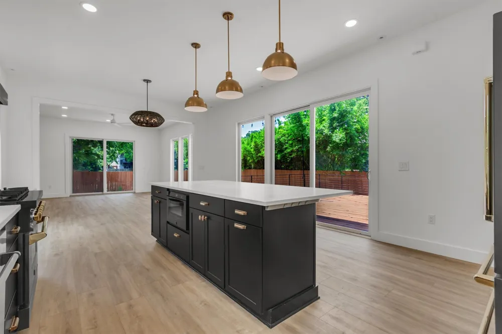 3101 Lyons Road Austin, TX 78702