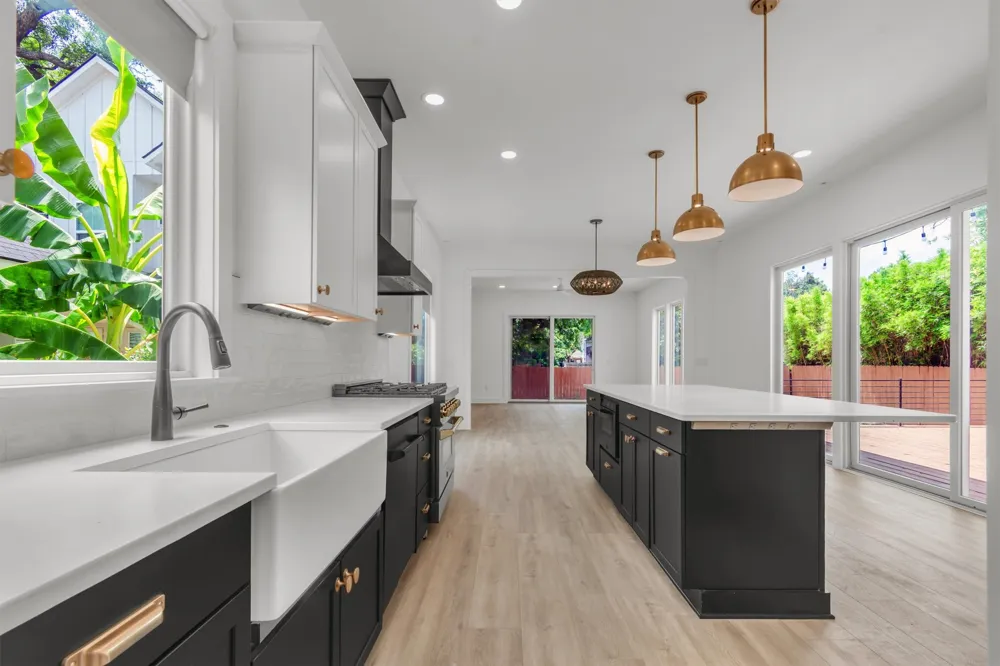 3101 Lyons Road Austin, TX 78702