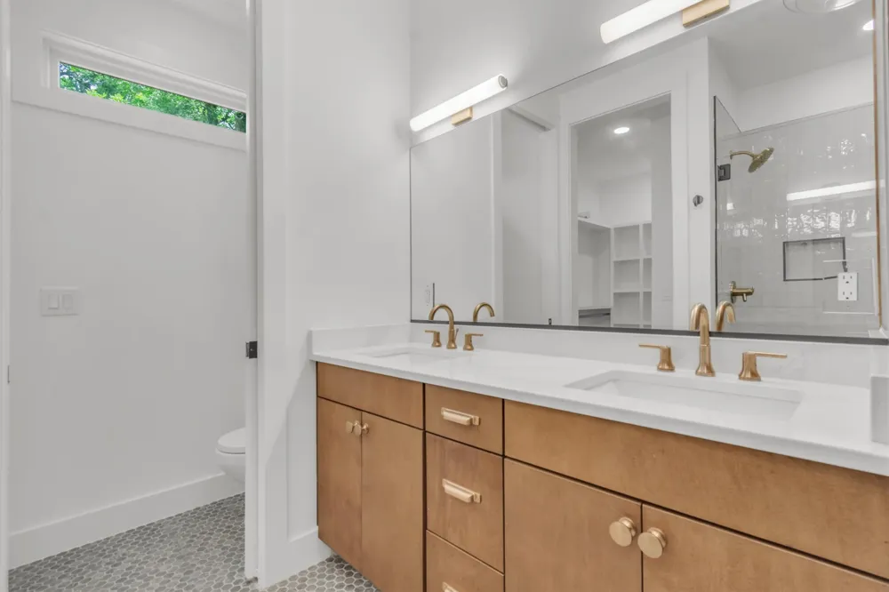 3101 Lyons Road Austin, TX 78702