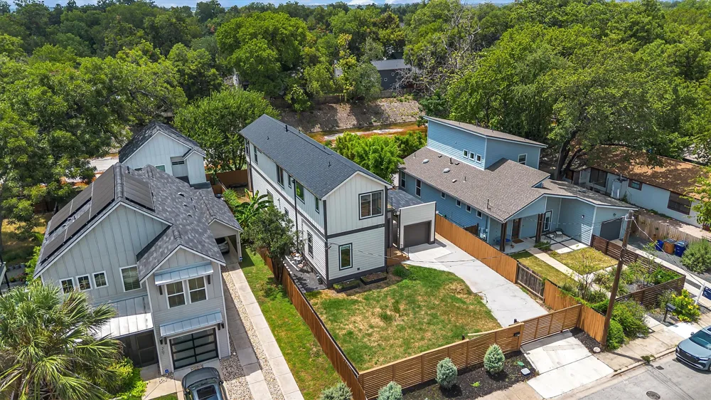 3101 Lyons Road Austin, TX 78702