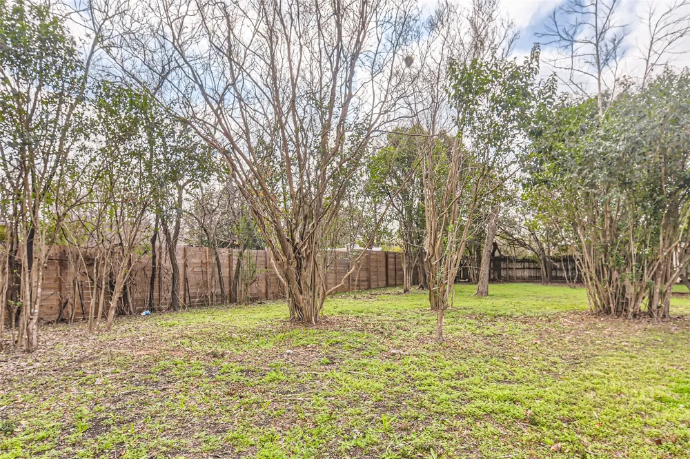 401 Oak Plaza Austin, TX 78753