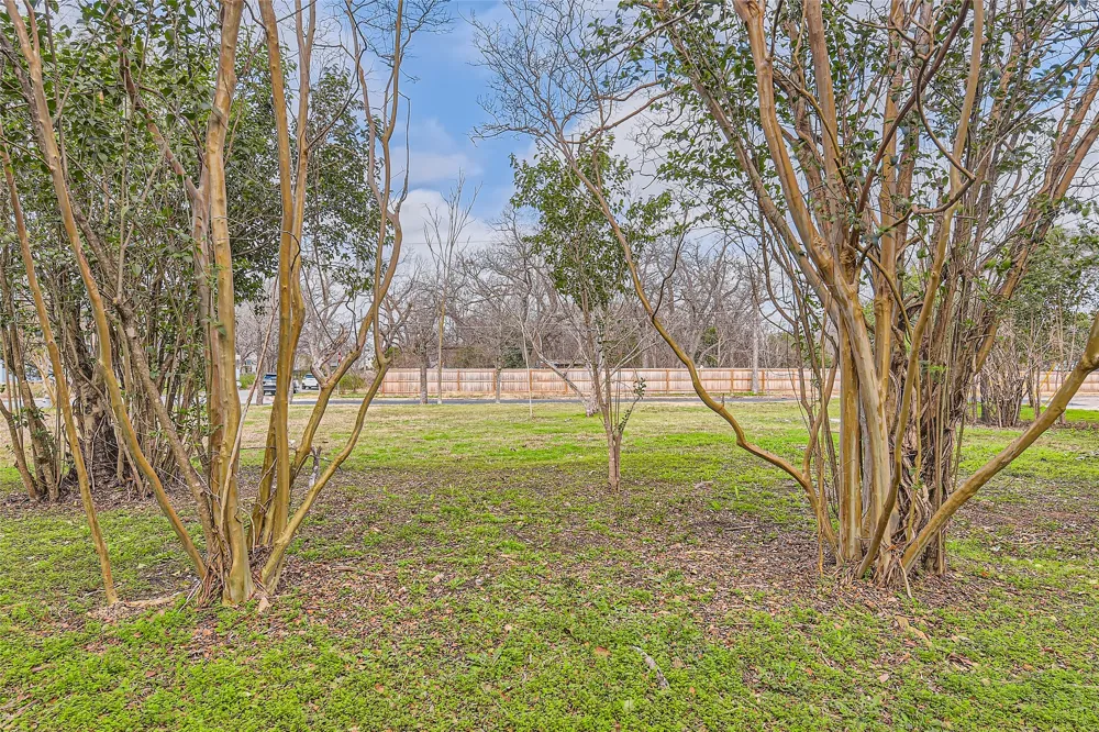 401 Oak Plaza Austin, TX 78753