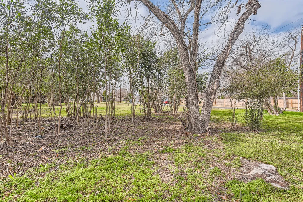401 Oak Plaza Austin, TX 78753