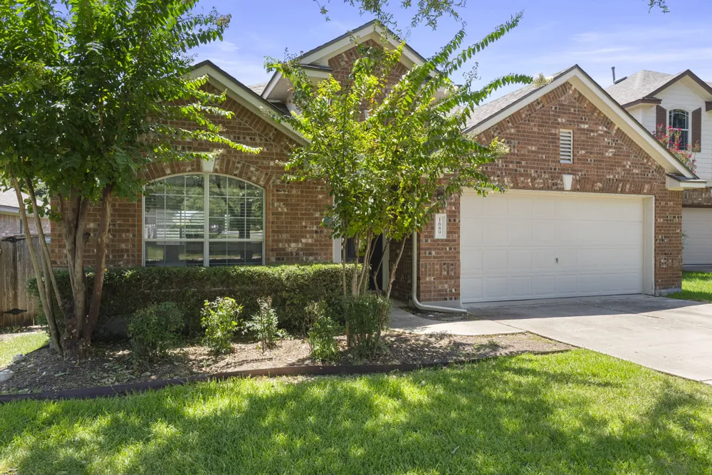 1689 Hidden Springs Path Round Rock, TX 78665