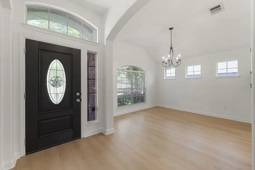 1689 Hidden Springs Path Round Rock, TX 78665
