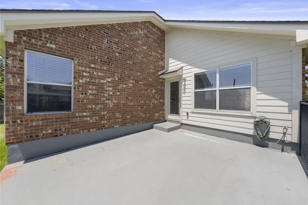 1689 Hidden Springs Path Round Rock, TX 78665