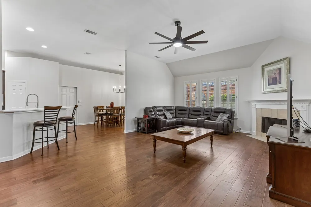 143 Desert Willow Way Austin, TX 78737