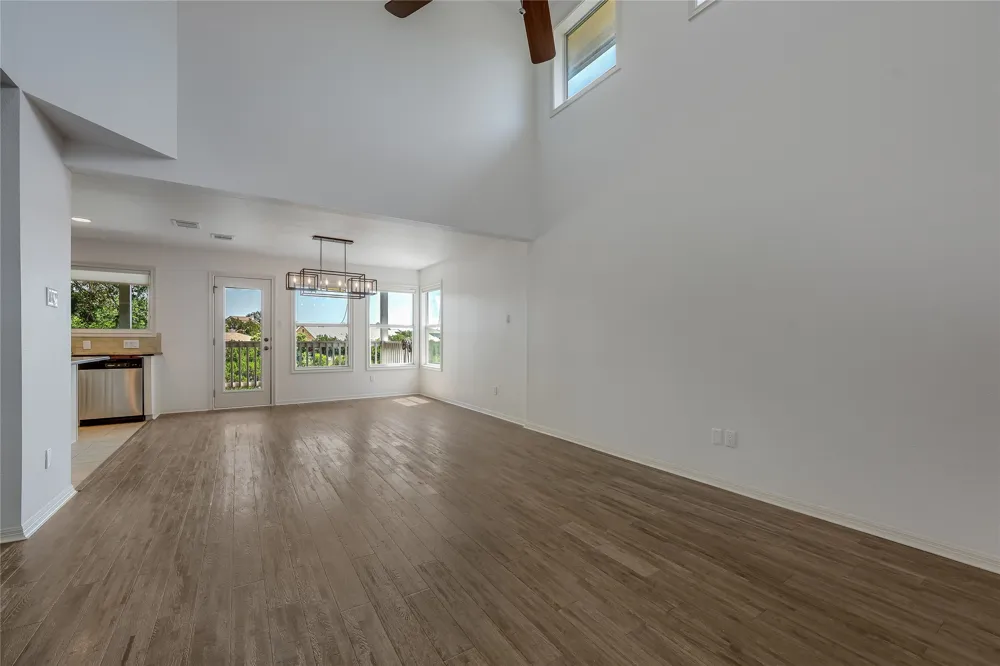 445 Venture Boulevard S Point Venture, TX 78645