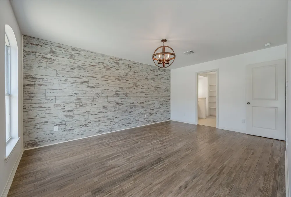 445 Venture Boulevard S Point Venture, TX 78645