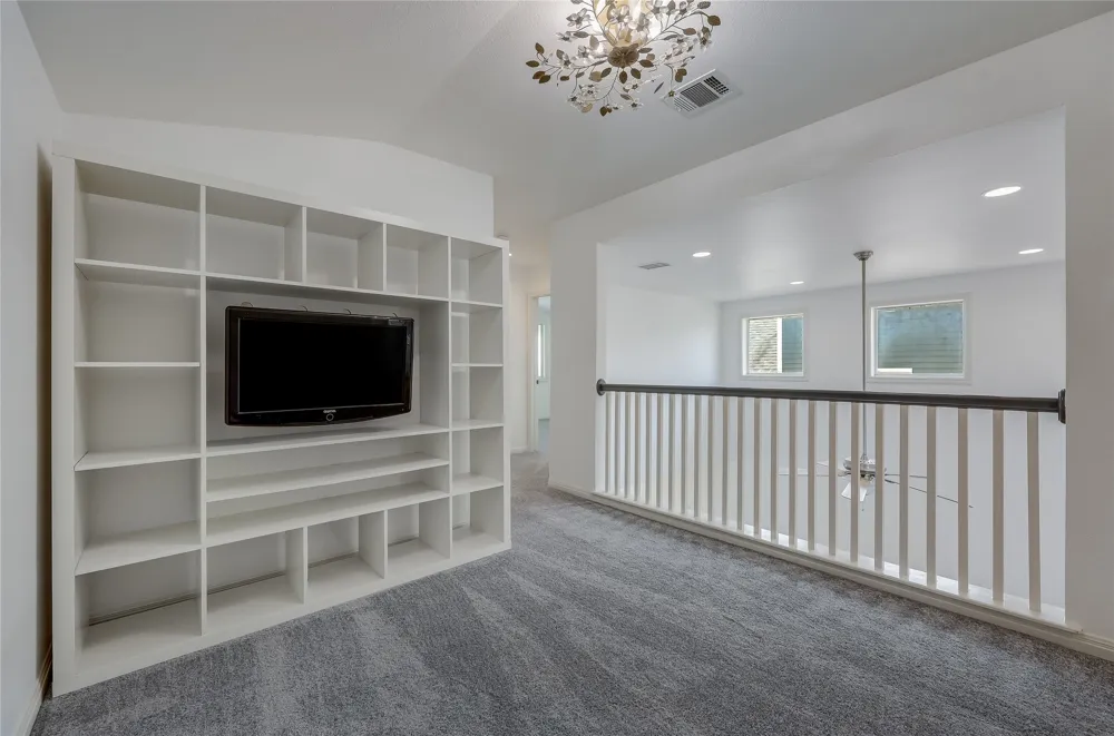 445 Venture Boulevard S Point Venture, TX 78645