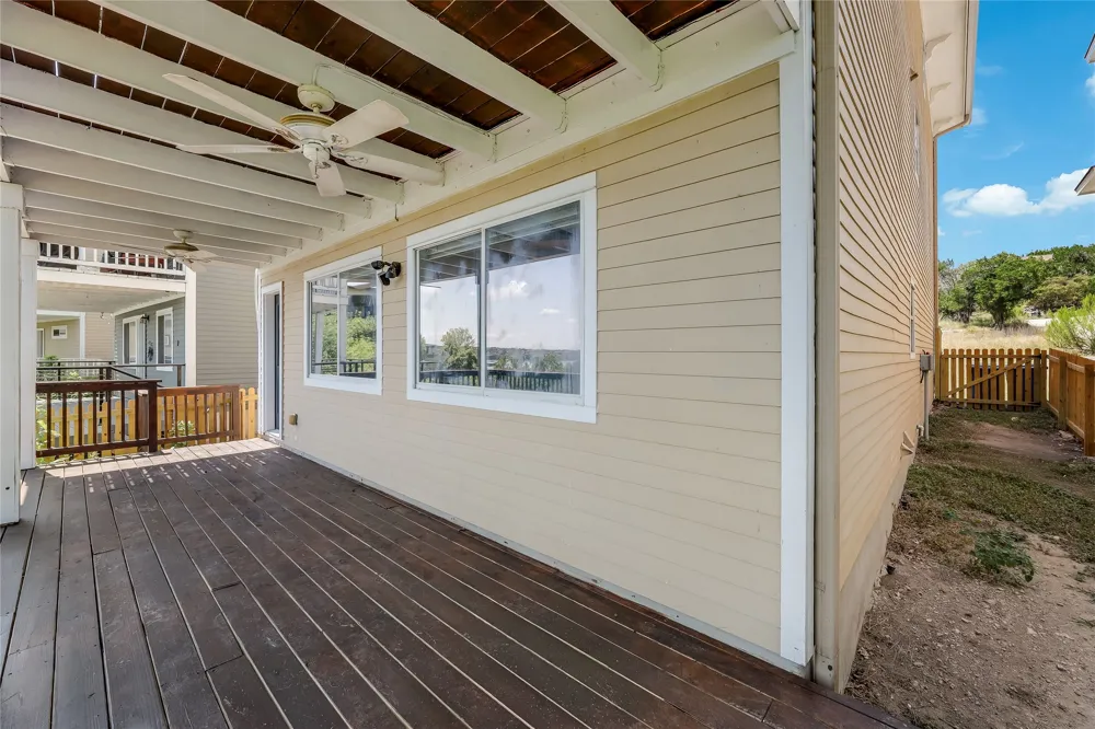 445 Venture Boulevard S Point Venture, TX 78645