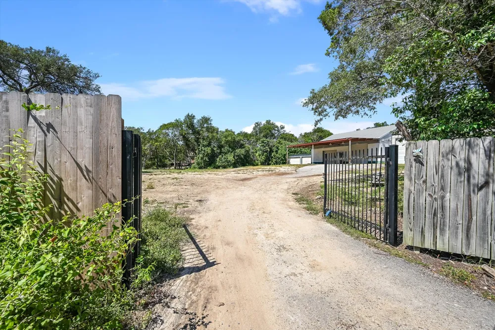 8106 Pitter Pat Lane Austin, TX 78736